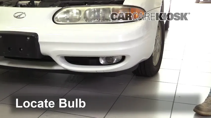 2001 Oldsmobile Alero GL 2.4L 4 Cyl. Sedan (4 Door) Lights Fog Light (replace bulb)